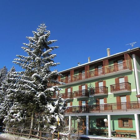 Albergo Monteverde ลาวาโรเน ภายนอก รูปภาพ